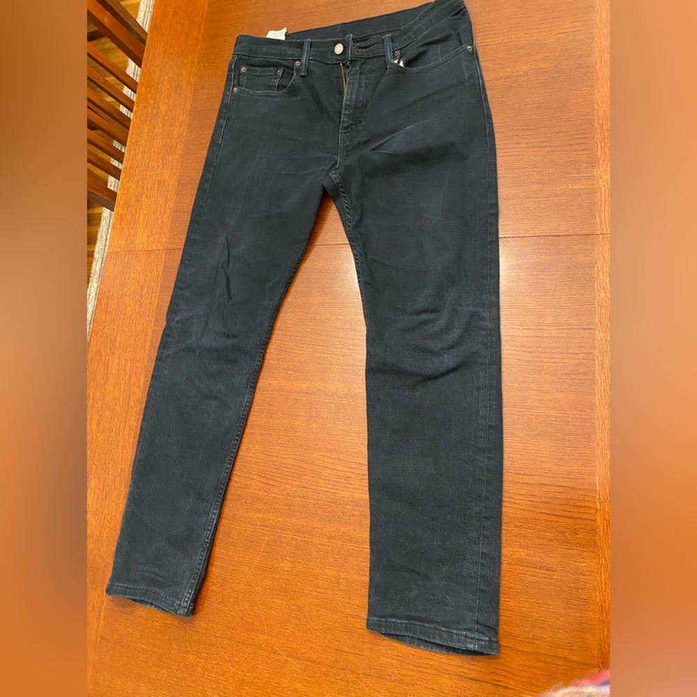 Levi’s 502 black jeans